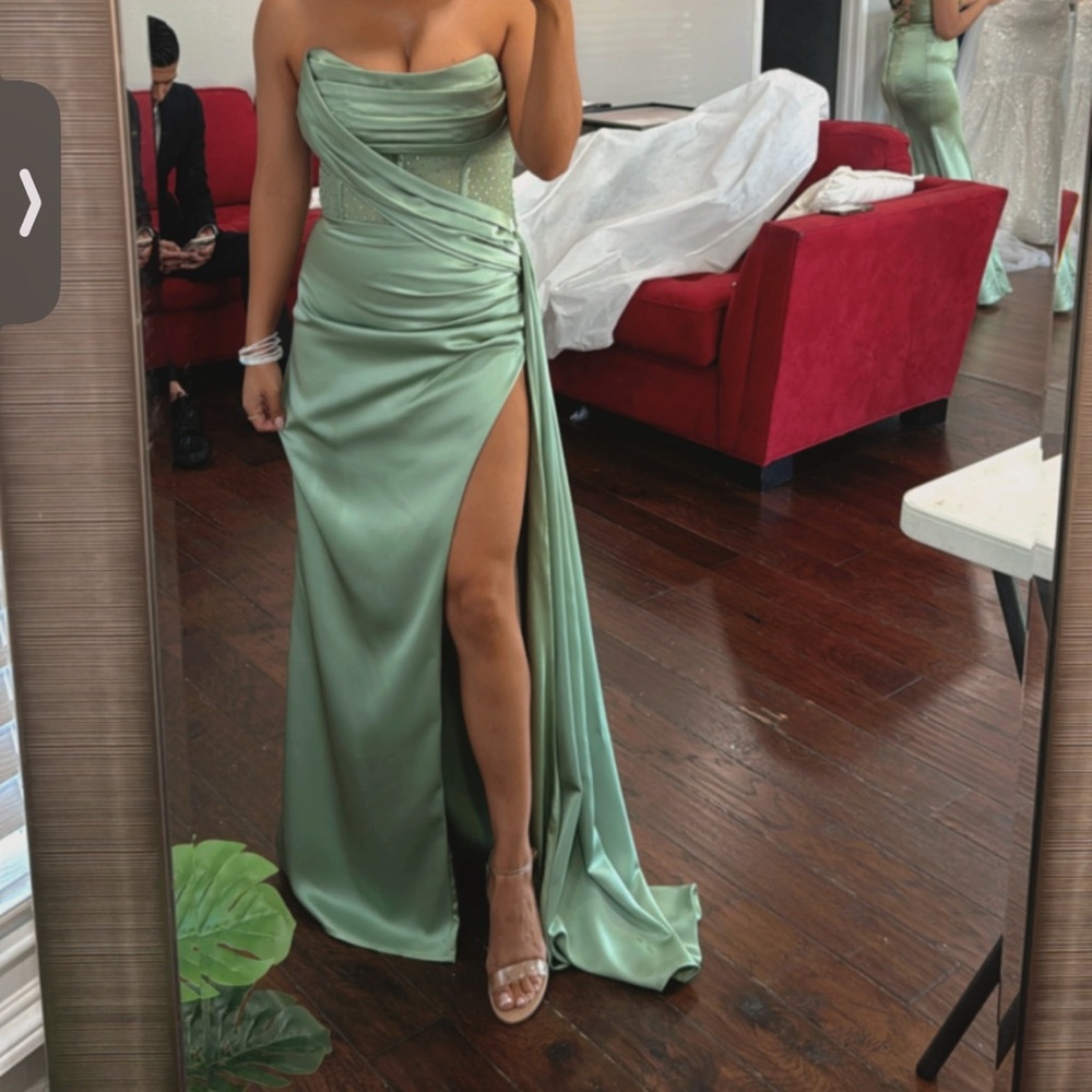 Chic Strapless Mint Green Evening Gown